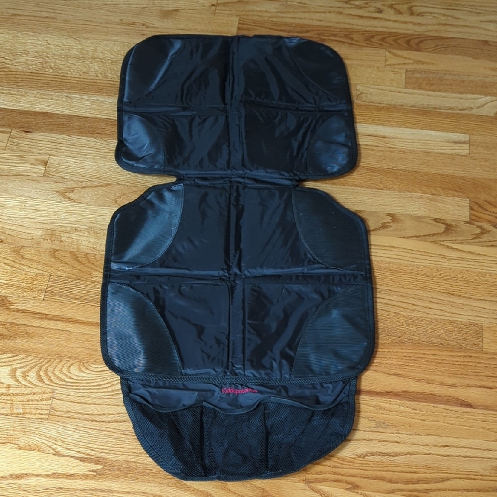 Kiddopotamus Car Seat Cover with Mesh Pockets